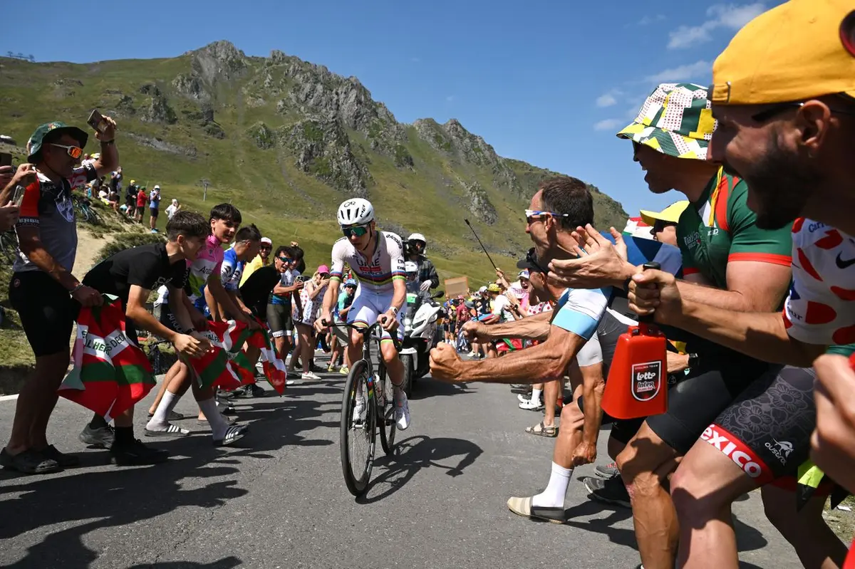 Pogačar Conquers Tourmalet in Solo Breakaway
