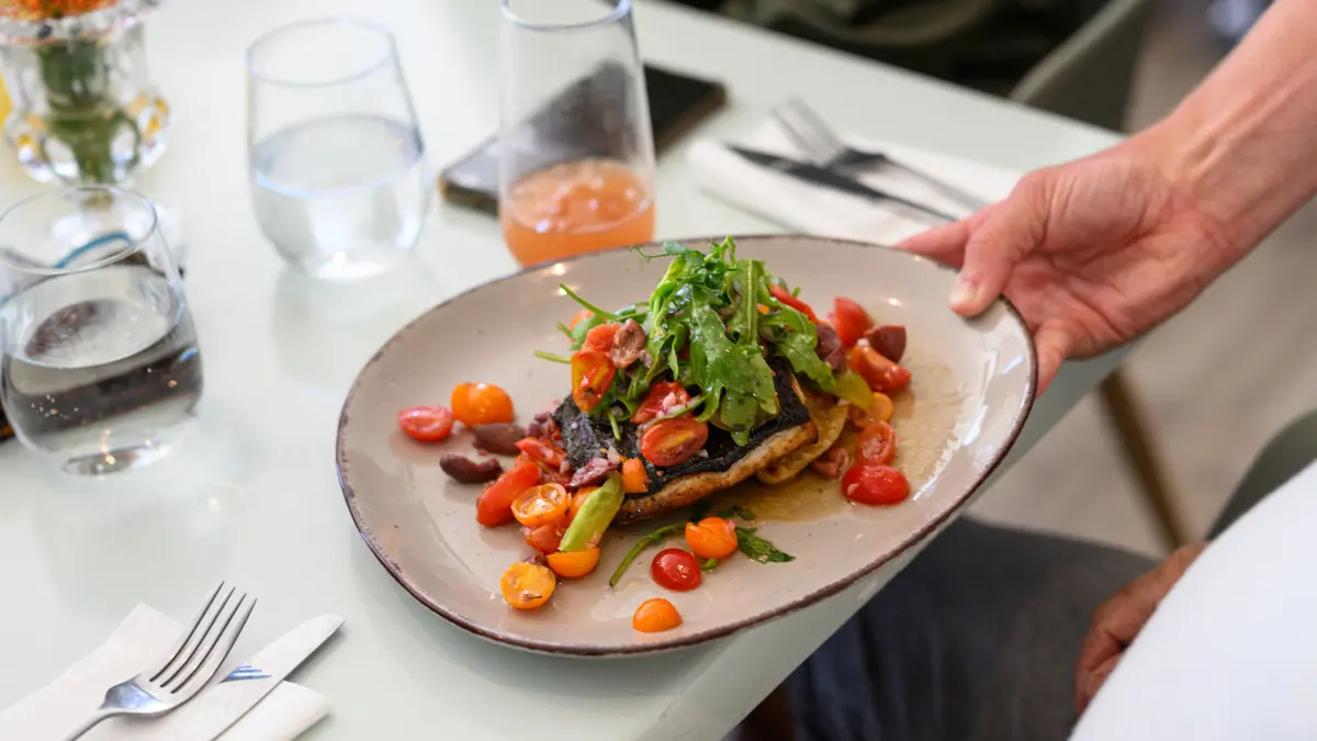 Restaurants Drop Tomatoes to Avoid Serving Low-Quality Produce
