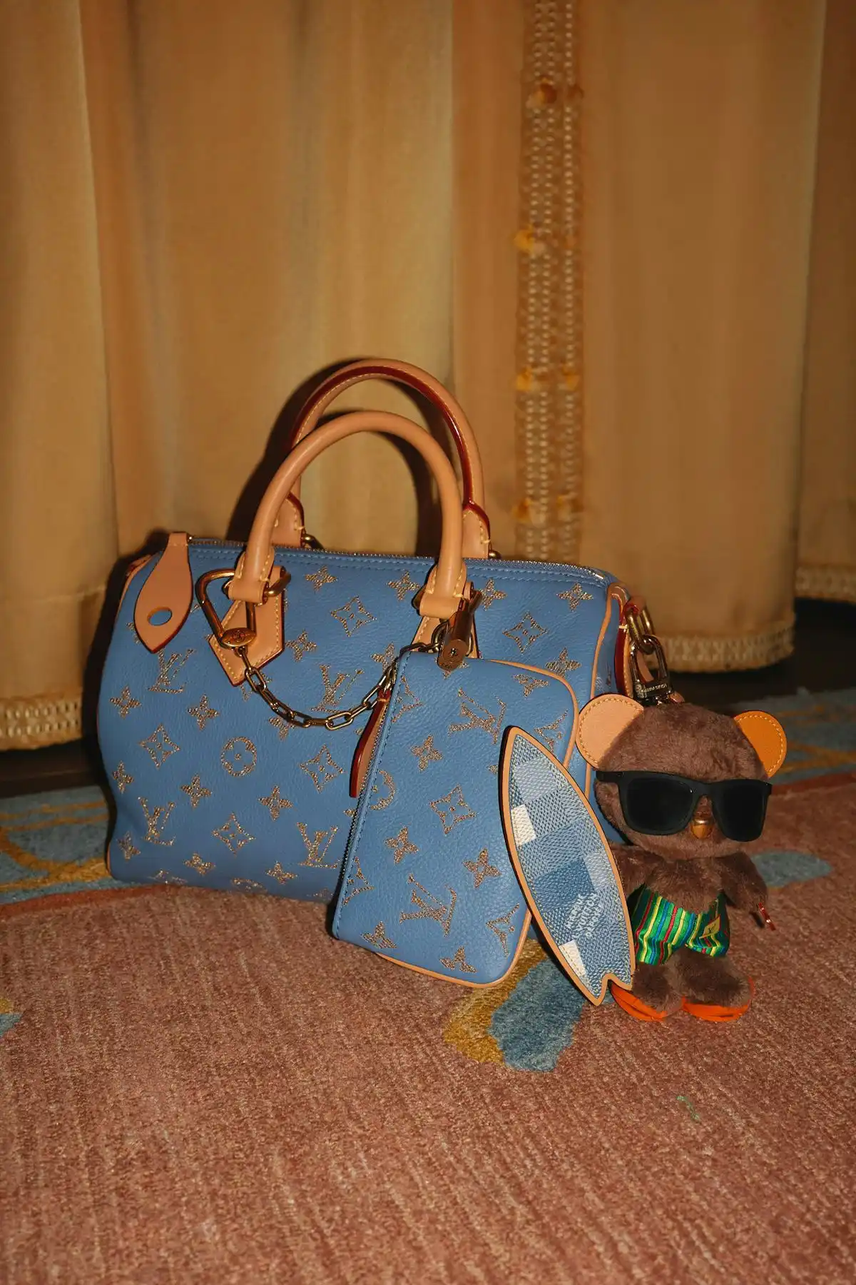 Super-Chic: Speedy P9 Louis Vuitton ia scena centrală
