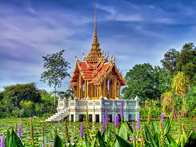 Lotus-Pond-Royal-Pavilion-2-Rama-IX-Park-Bangkok