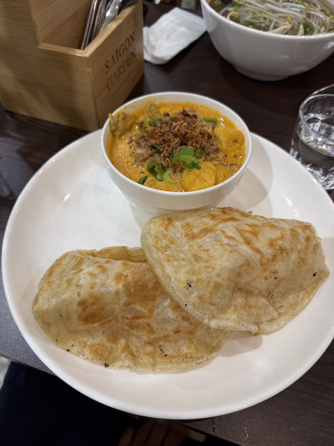 Chicken curry and roti