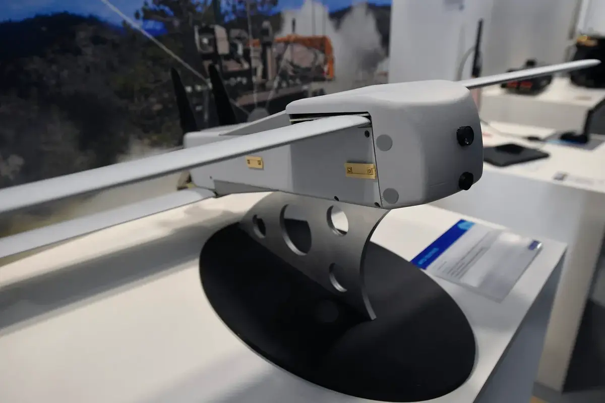 Renault și Thales dezvoltă drone kamikaze în masă