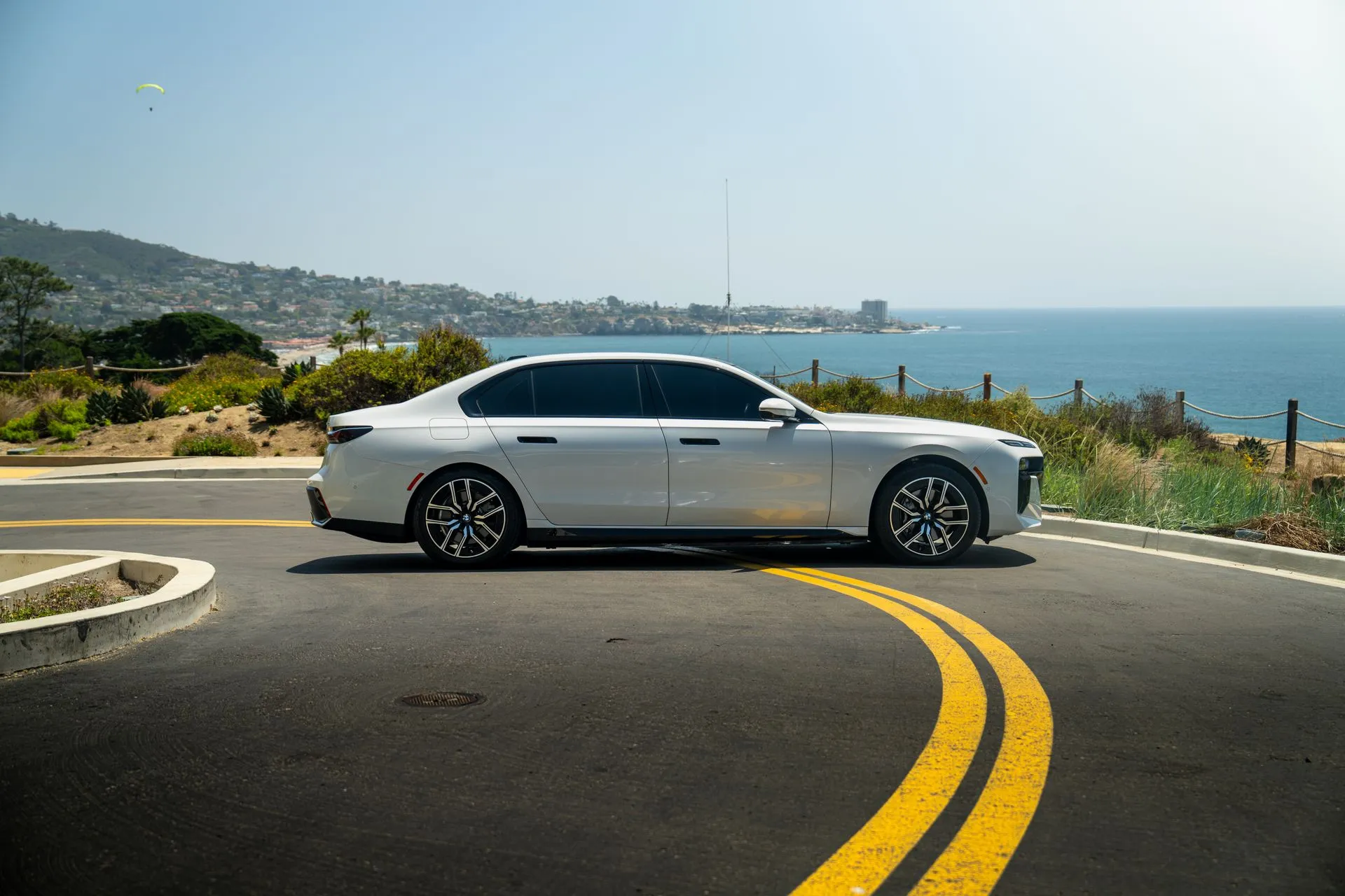 BMW i7 photo 3