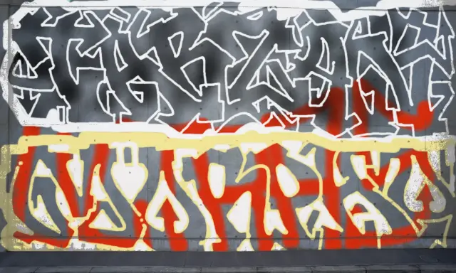 Graffiti artwork by Tkiz