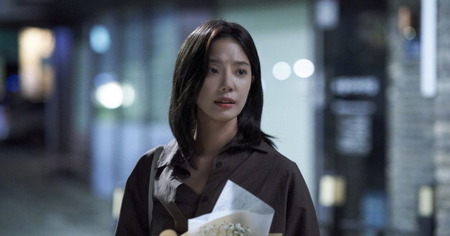 타짜: 벨제붑의 노래 스틸컷, 밤거리에 선 인물