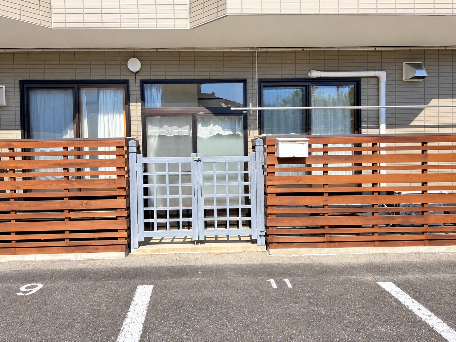 ハイツカラサワ建物外観1