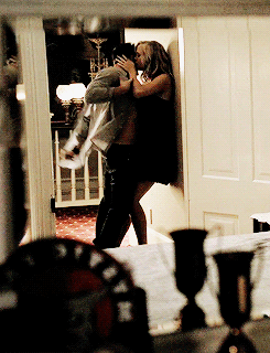 [Image: tumblr-o7ulhz-Rj-I21qcuhdoo2-250.gif]