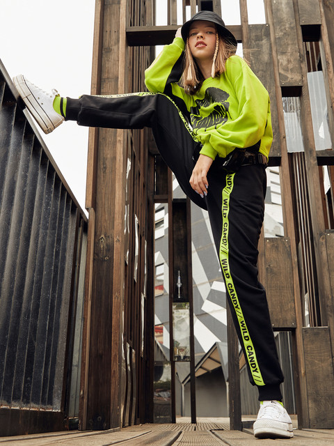 https://i.ibb.co/RHzFzWH/AW21-GJ803-3.jpg