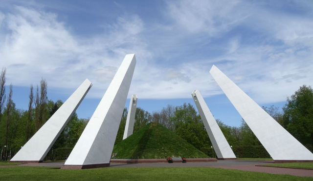Курган бессмертия в Лиде
