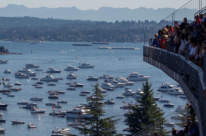 huskystadium32.jpg