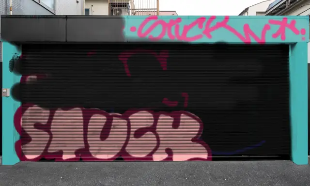Graffiti artwork by senartolai