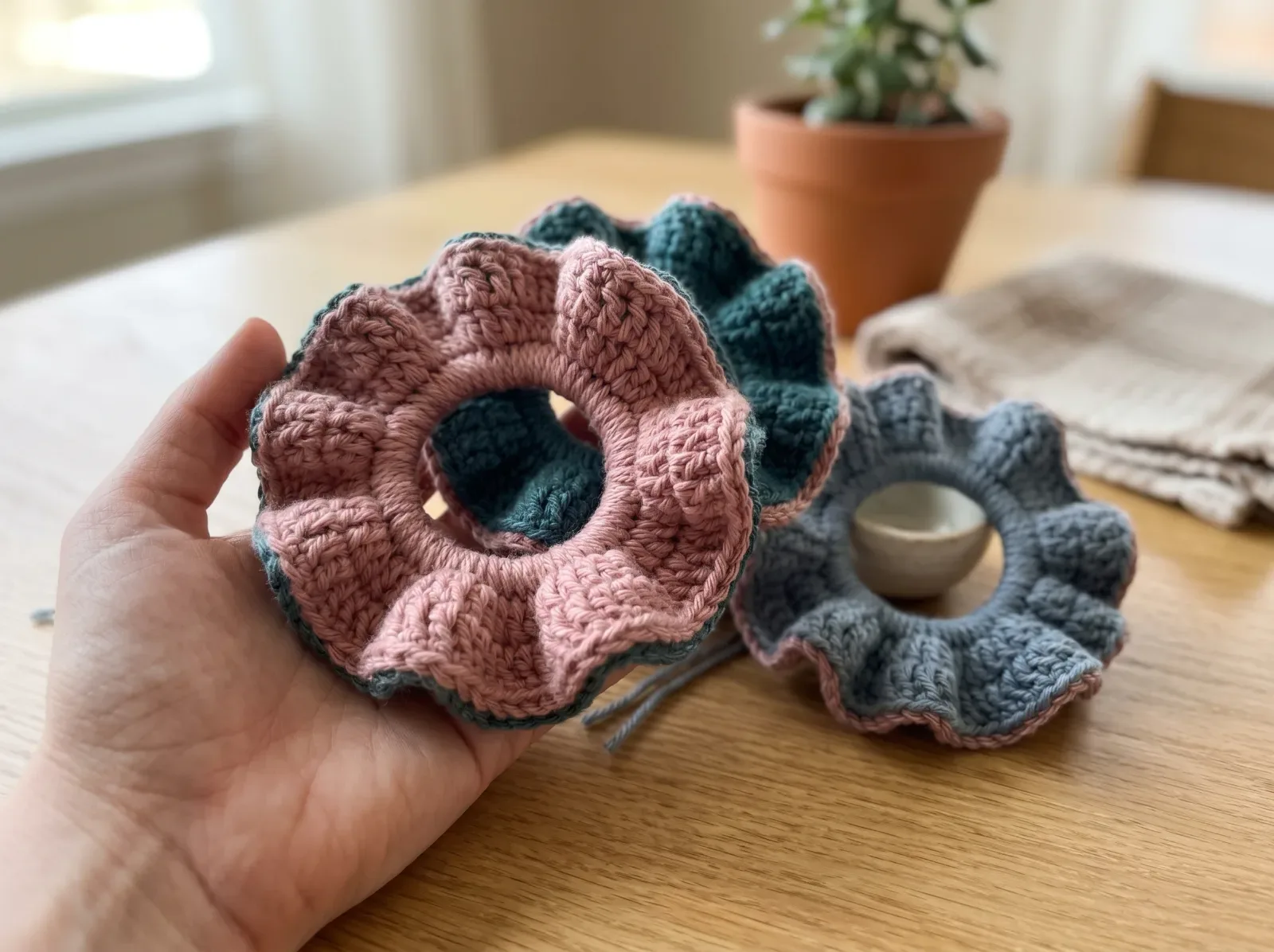 Easy Crochet Scrunchie Set close-up preview