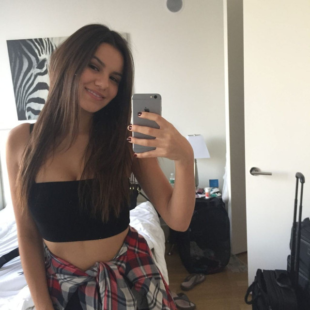 1653846909-923-Madison-Reed-Leaks-35-Photos