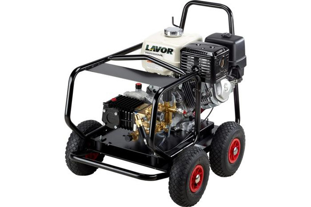 Benzinovaya-moyka-vysokogo-davleniya