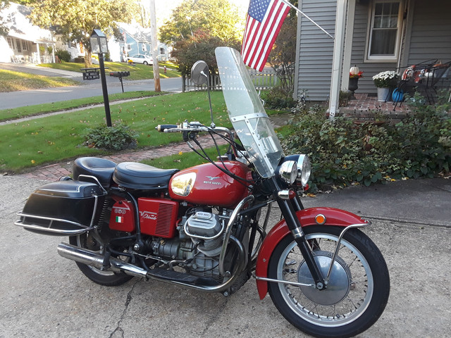 Guzzi-w-shield