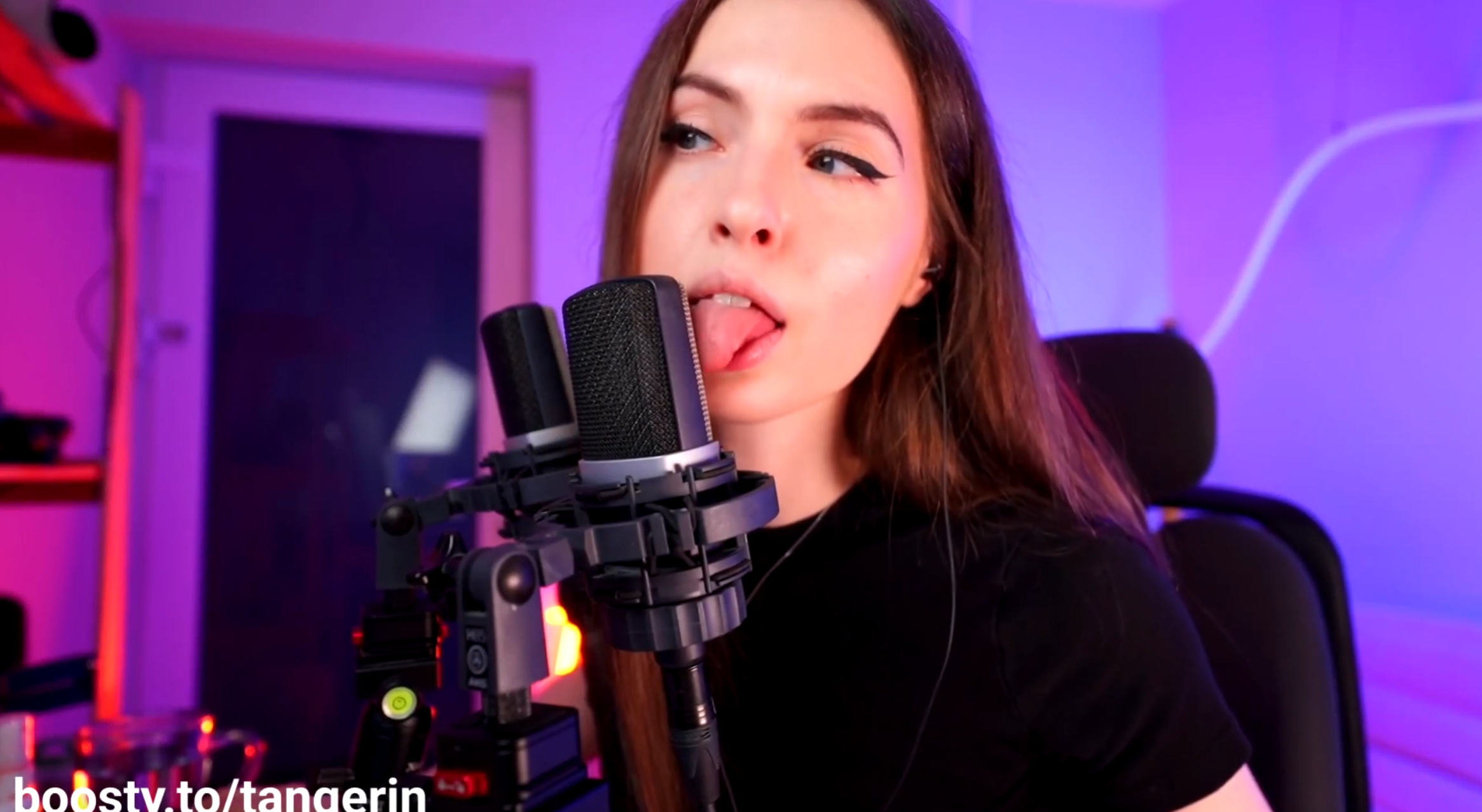 AKG Mic Licking [ Tangerin ]