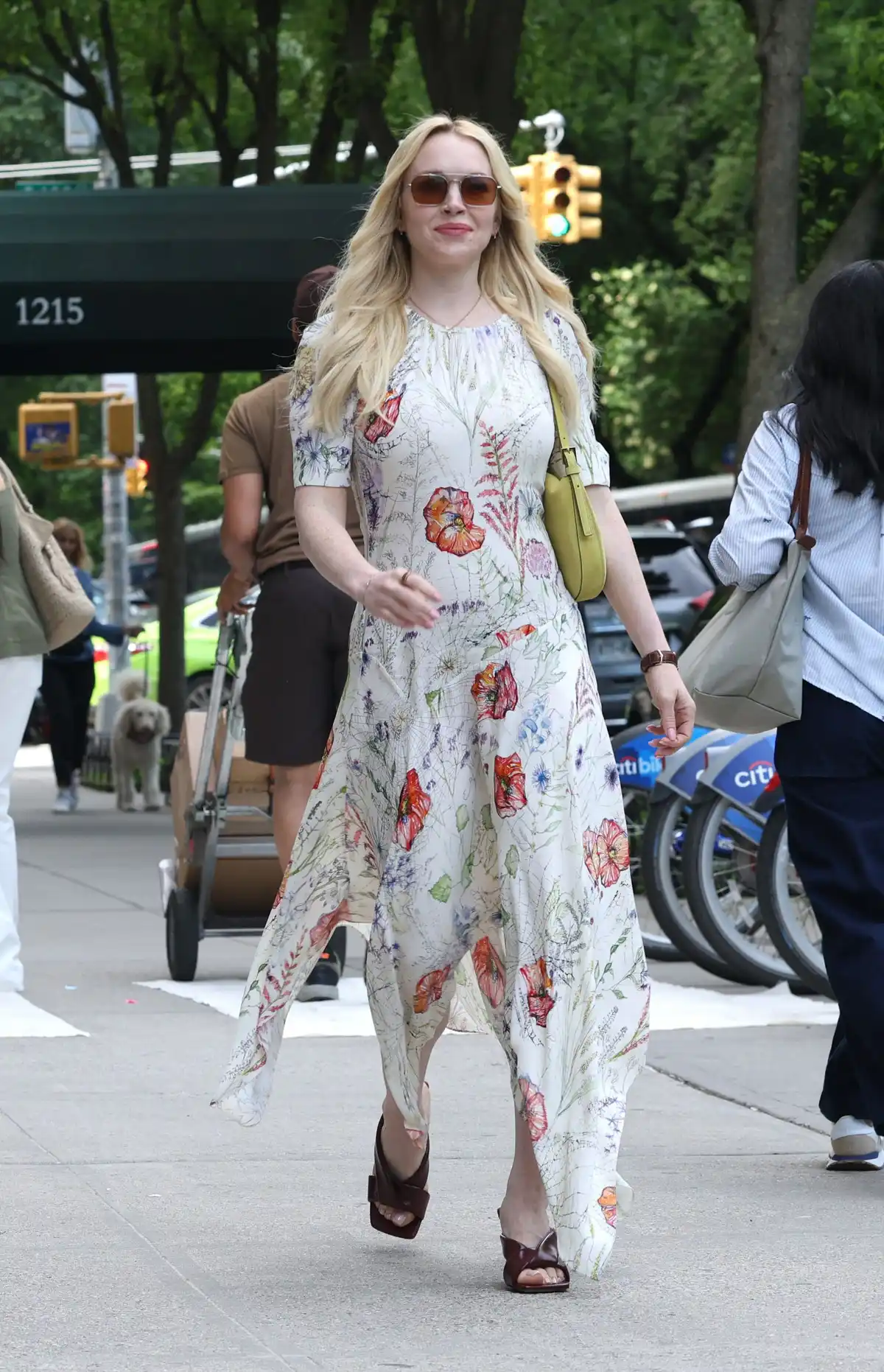 Floral Dress Makes Lindsay Lohan's TV Debut Groundbreaking