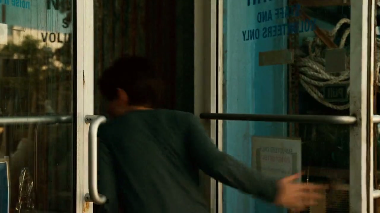 Dolphin Tale Screenshot