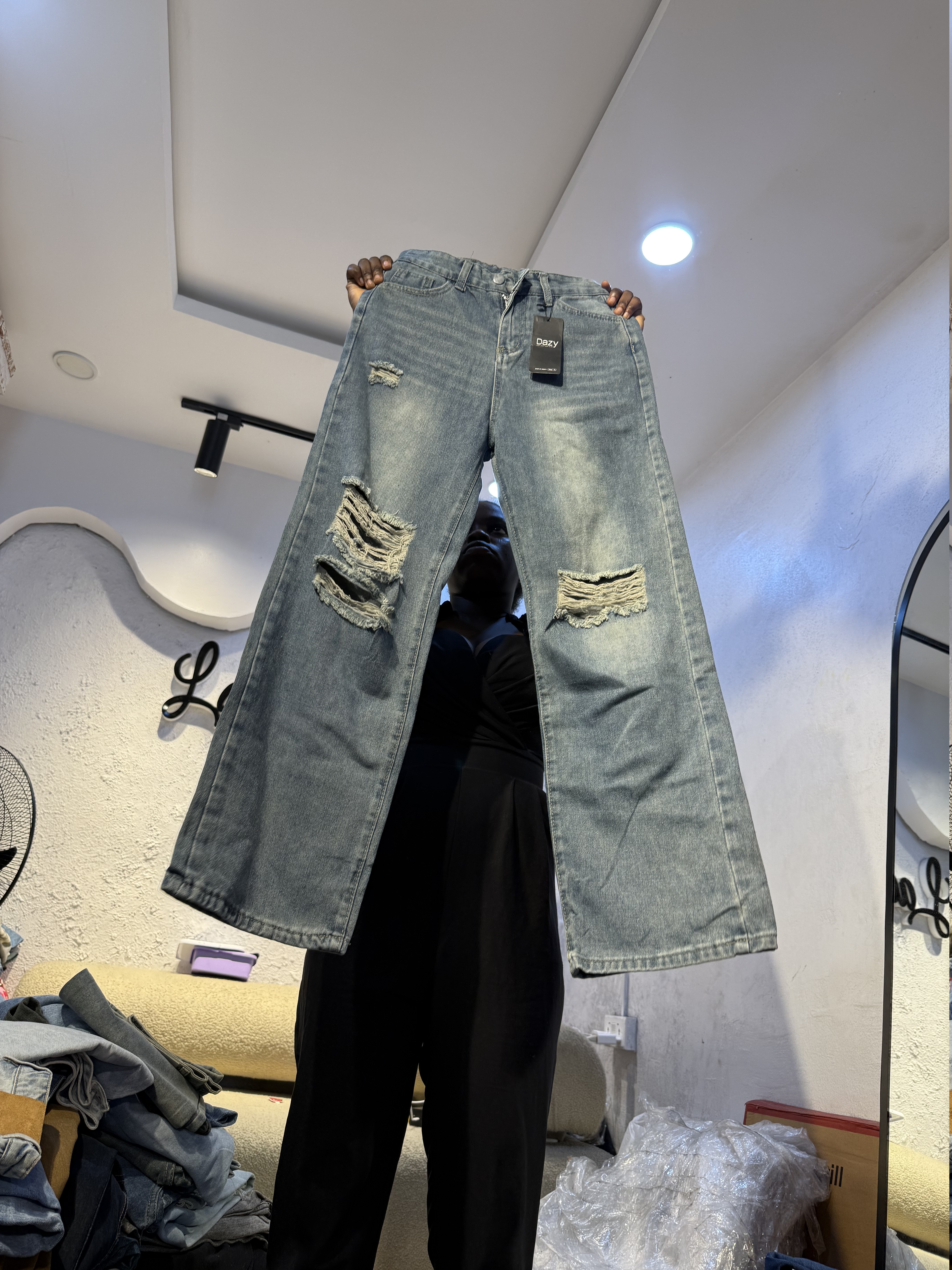 Waist 28