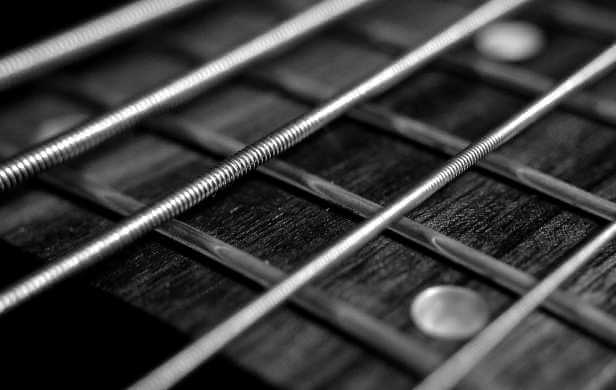 Powerful-Slide-Guitar