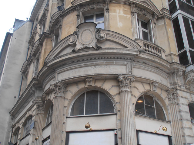 "La Penderie"-Rue Etienne Marcel