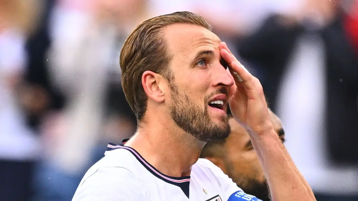 Lacklustre England Held to Frustrating Draw