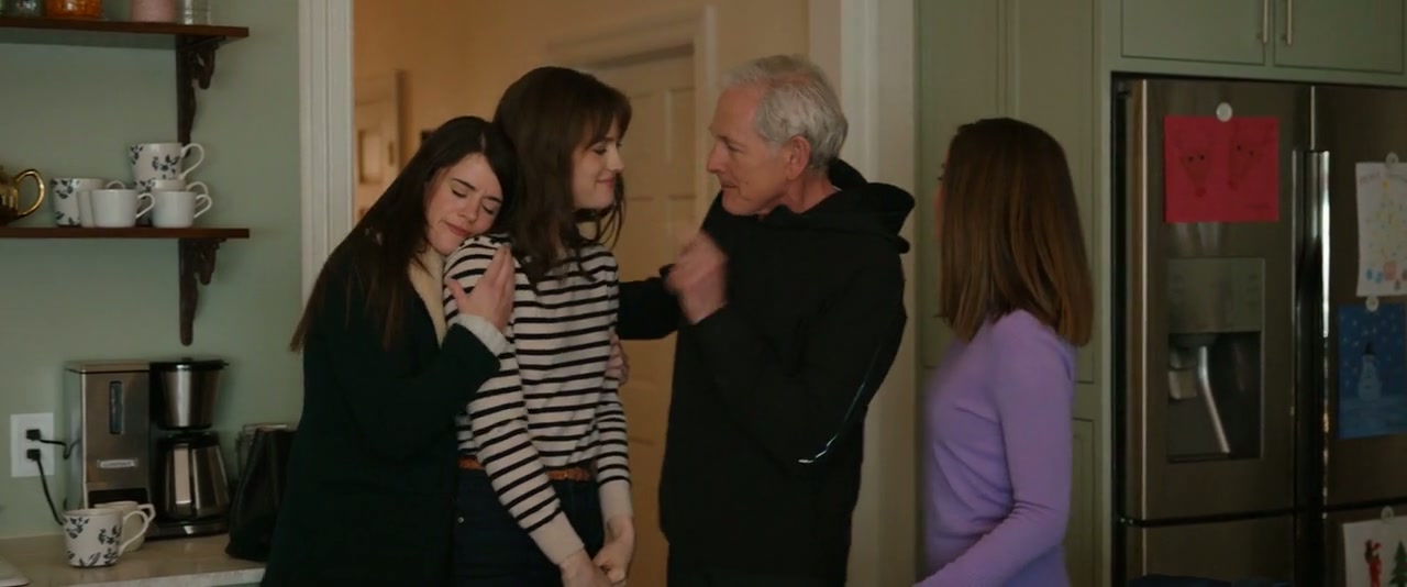 Happiest Season Screenshot