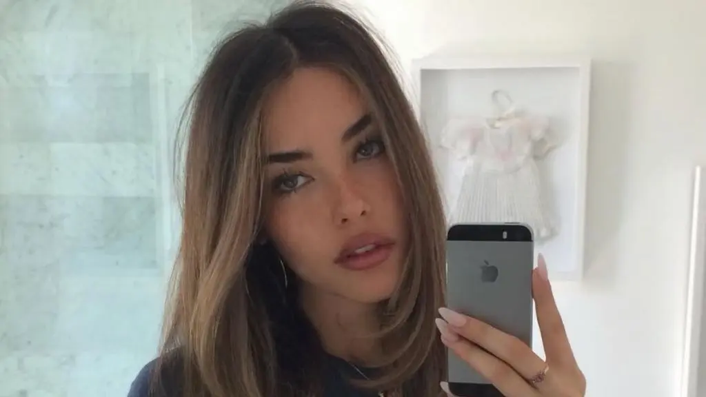 Madison Beer's Daring Stage Outfit Steals the Show