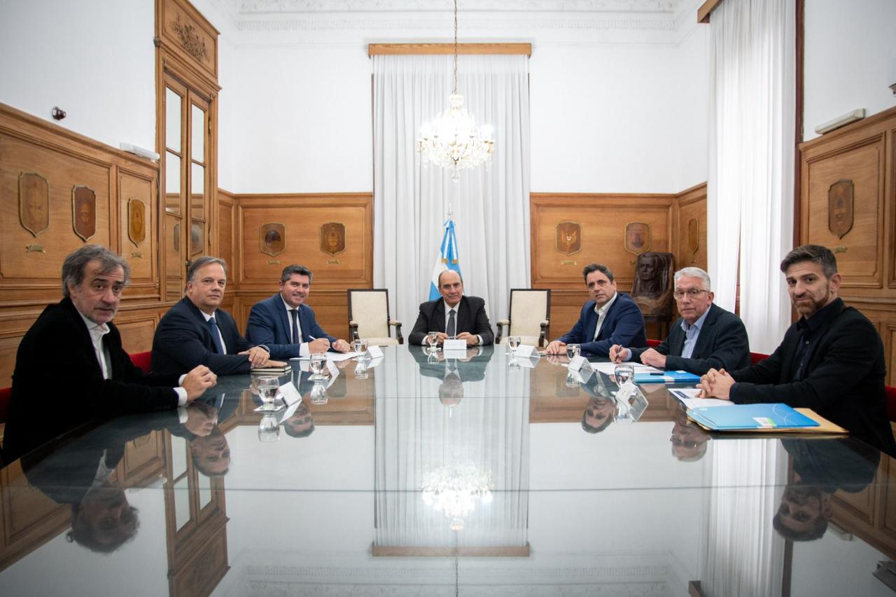IMG-20240625-WA0032.jpg Él gobernador Orrego logró obras claves “Ruta 40, plantas de saneamiento e infraestructura hídrica, para San Juan