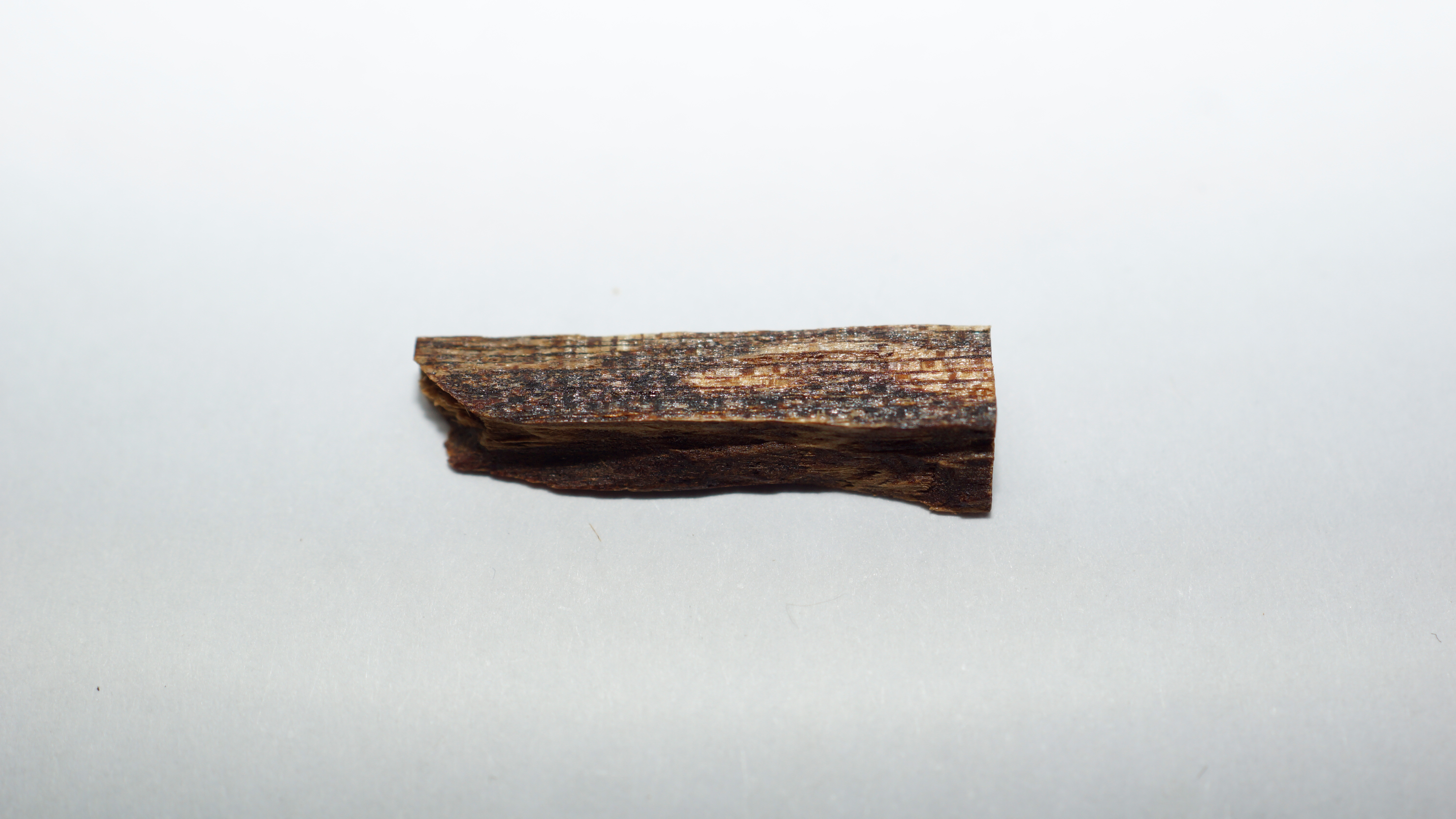 [Ouddict.com] Oud Wood