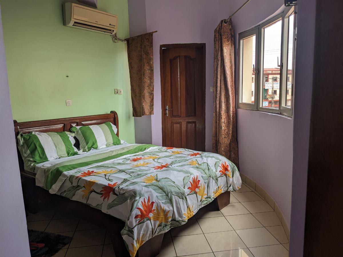 Chambre meublée à louer à Yaoundé - 18000 FCFA/Jour