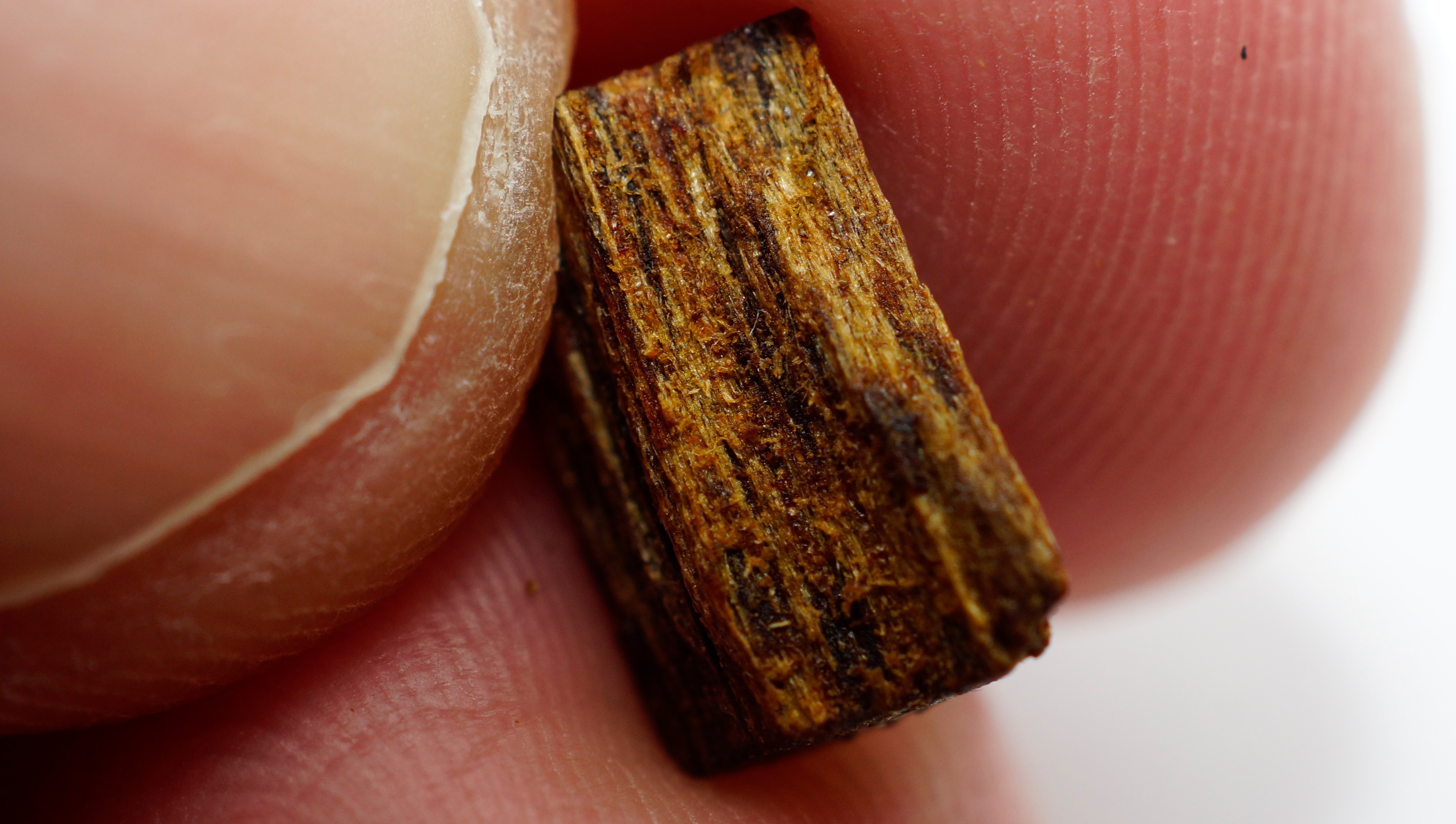 [Ouddict.com] Oud Wood