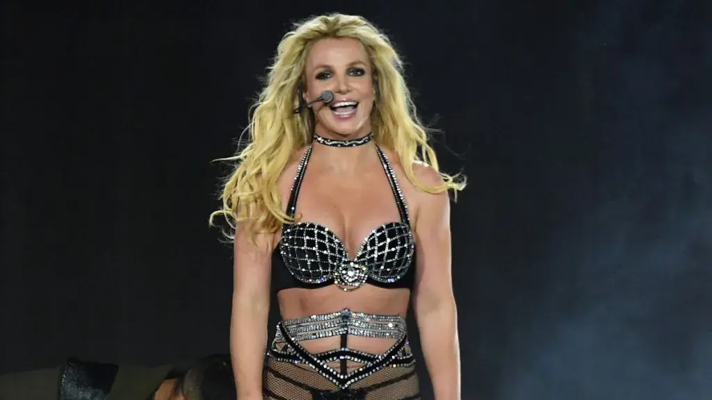 Britney Spears fura spectacolul în Daring Dance Video