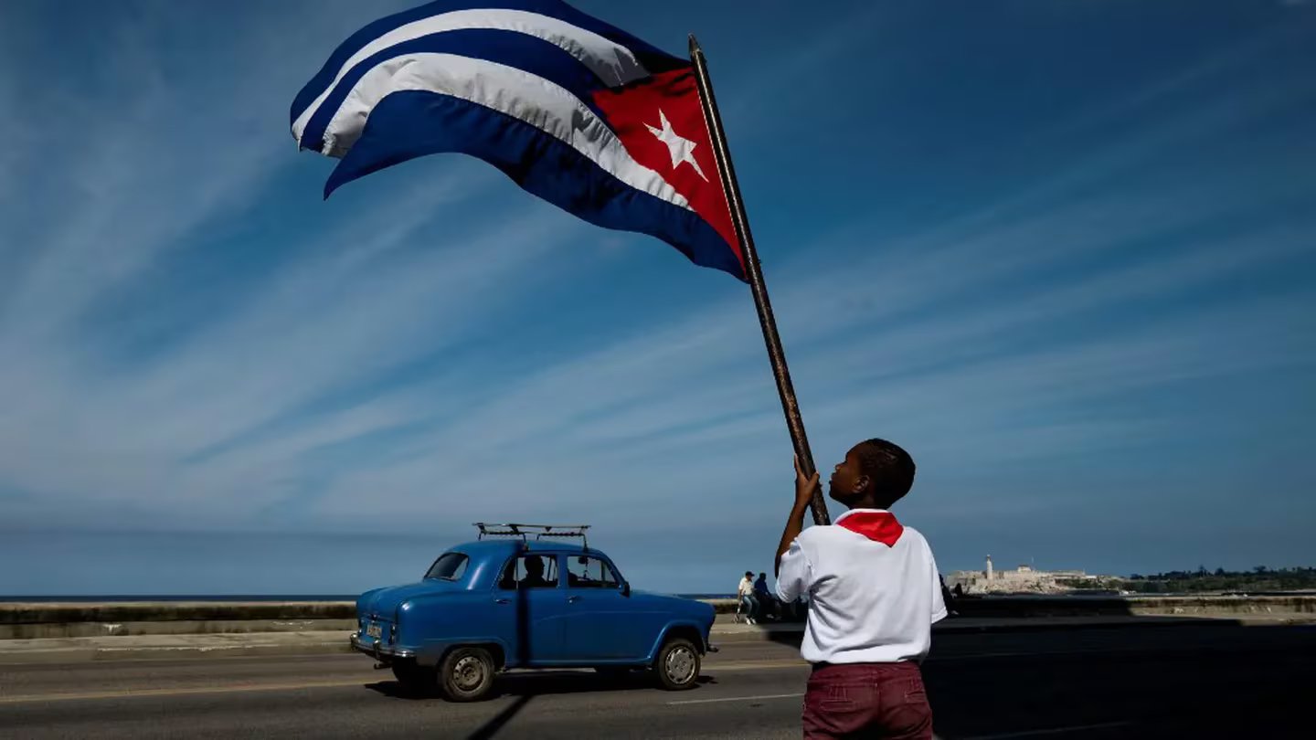 CUBA- Más de una docena de funcionarios destituidos en lo que va del año: ¿simple reciclaje o purga masiva?