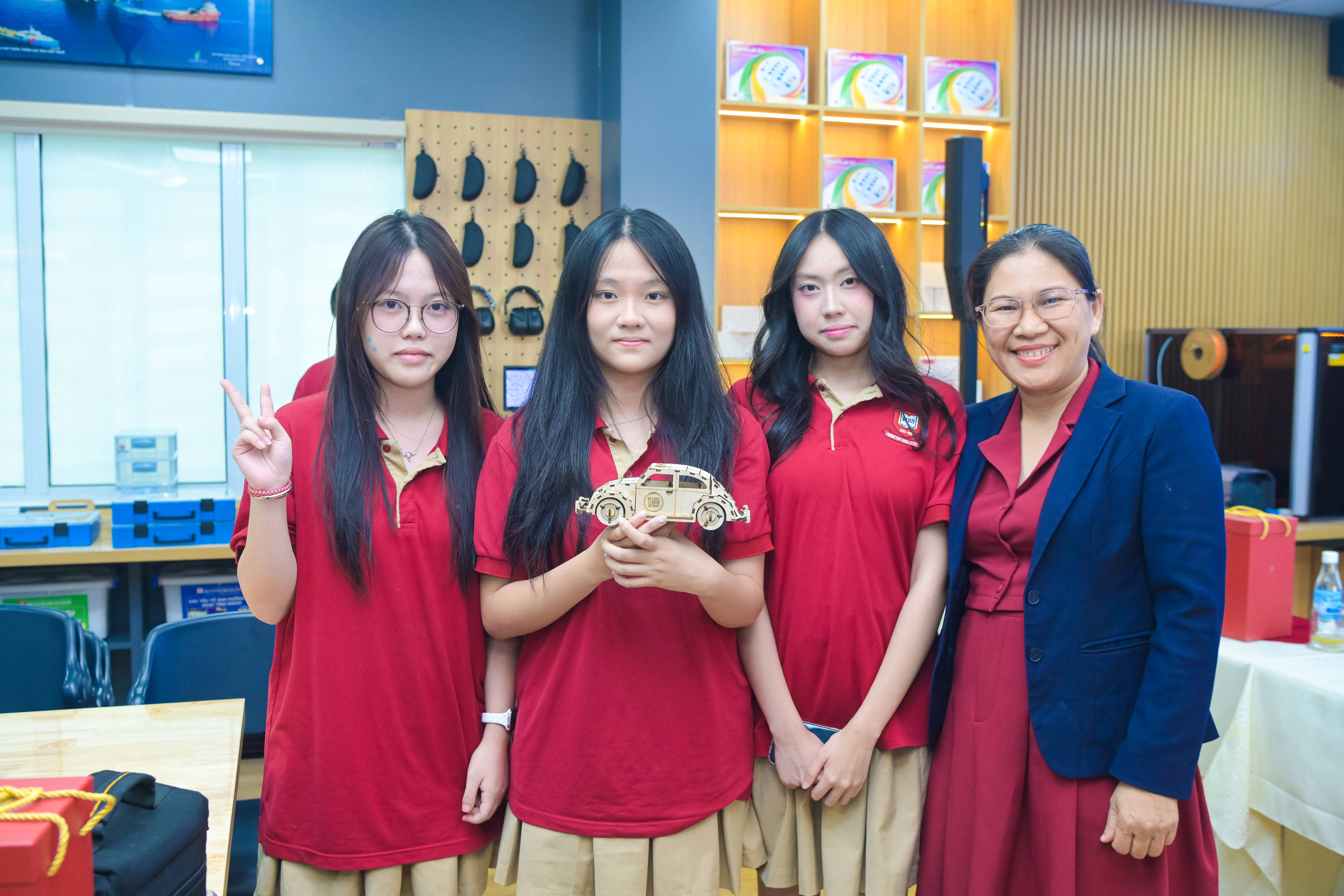 Lễ khánh thành phòng STEM HES 20