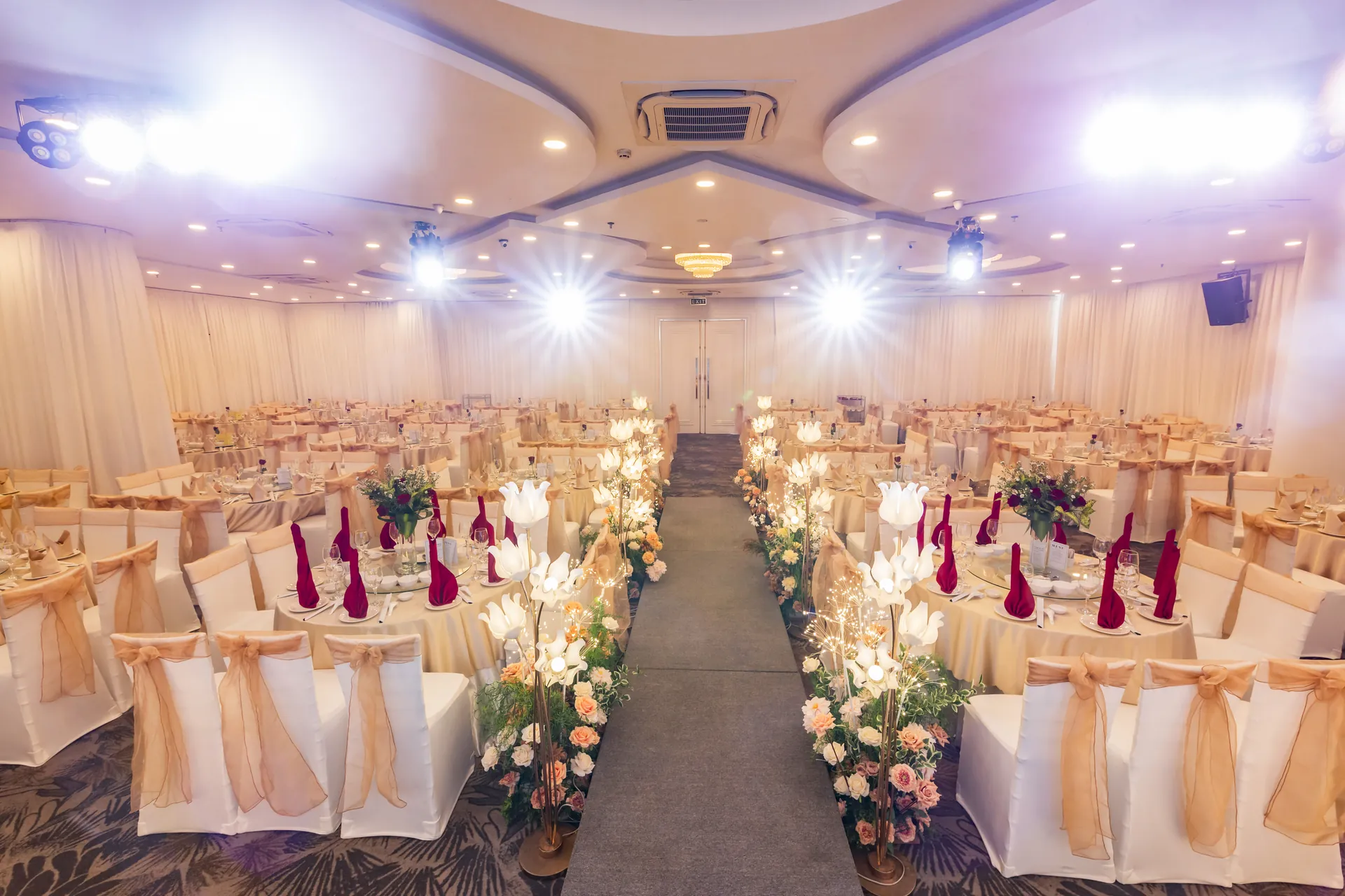 Sảnh tiệc queen plaza tân phú