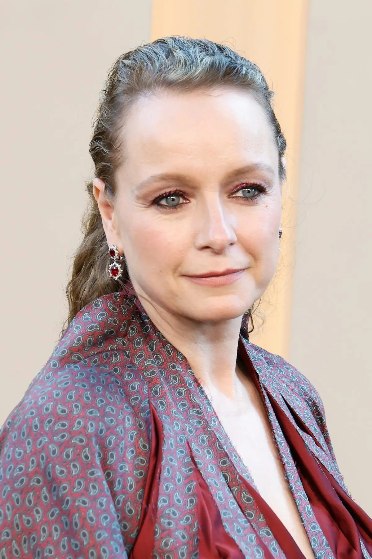 Samantha Morton Dazzles with Bold Burgundy Eye Makeup at Premiere