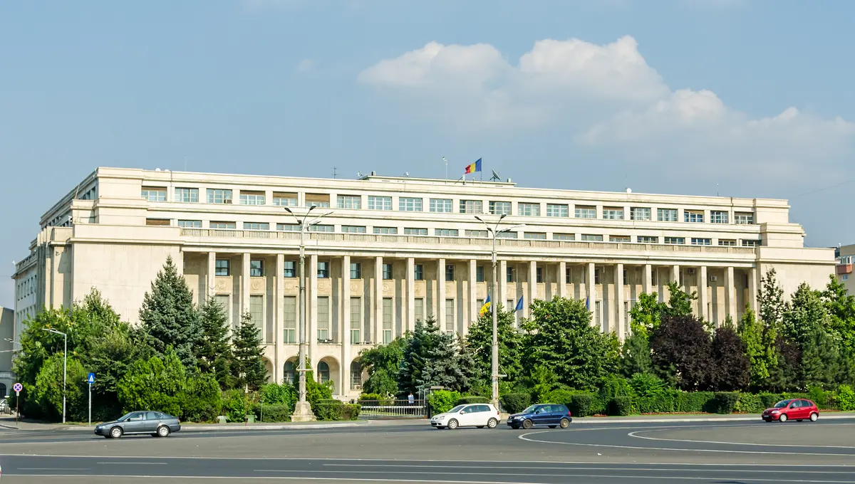 Fitch menține ratingul României la „BBB minus”, susținut de aderarea la UE și perspective stabile