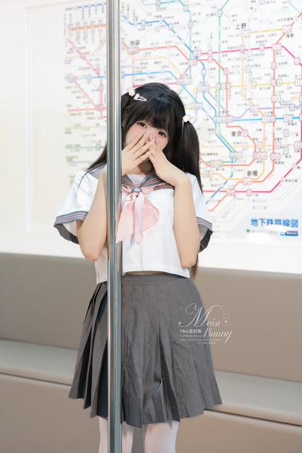 Yiko湿润兔 地铁萌妹 06.jpg