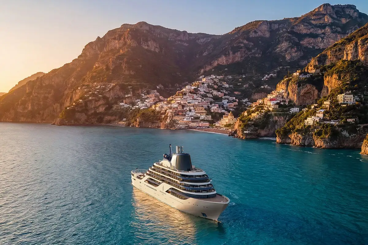 Un iaht de lux pregătește o aventură în Marea Mediterană