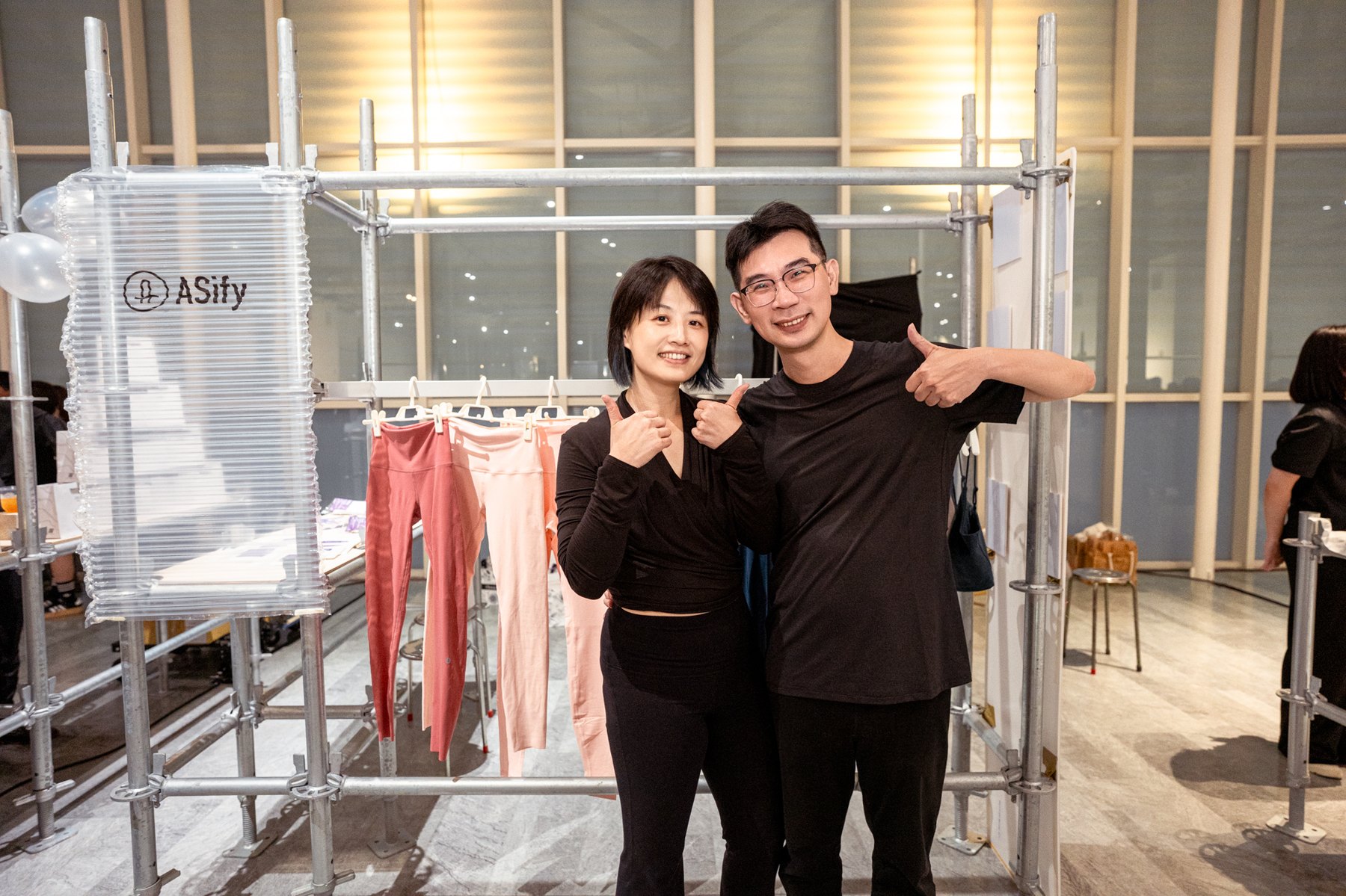 ASify 創辦人 Alice 與 ASify 展區