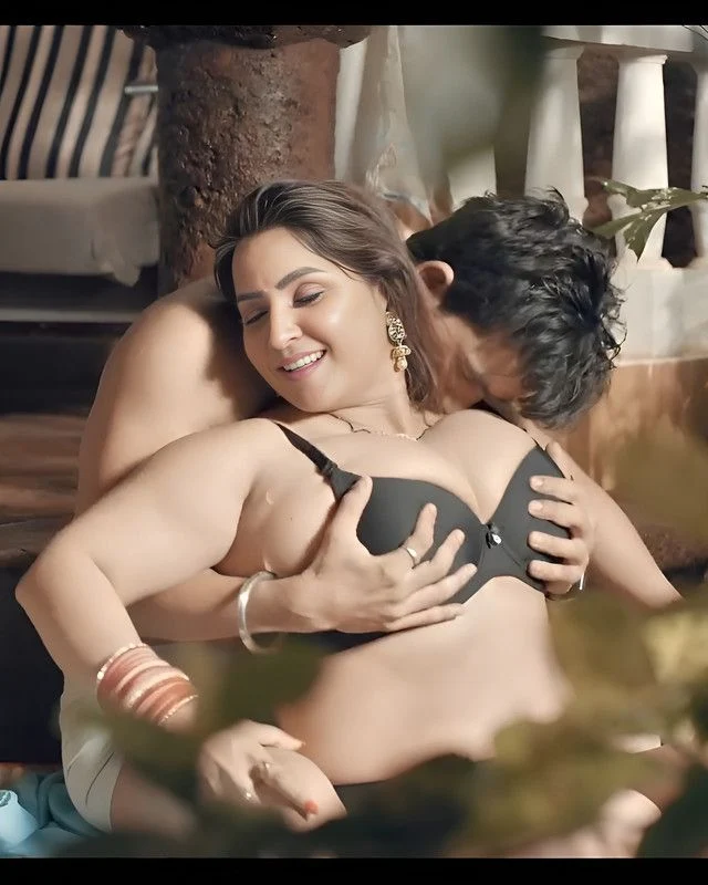 maa ka beta ke dost se pyar