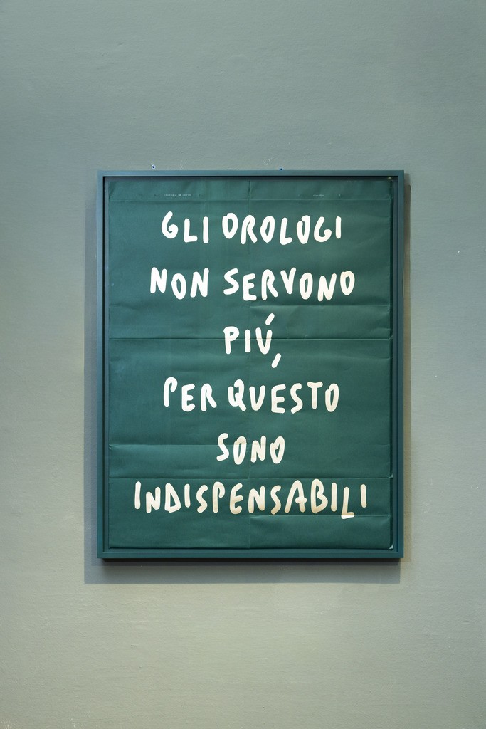 Verga 1947 x Pietro Terzini: “Gli orologi non servono più, per questo sono indispensabili” Murales con la frase di Pietro Terzini per la campagna Verga 1947 a Milano