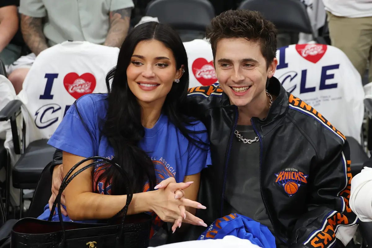 Kylie Jenner Showcases High-Low Fashion at New York Knicks Game