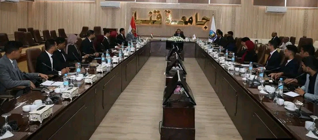 شعار جامعة قنا