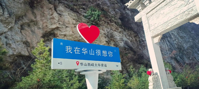 关于吉林开具装修费发票【15718422515林/经/理//←←←電/威同步】哪里有开发票！经营范围：建筑、租赁、建材、劳务、办公用品、咨询、材料、打印、印刷、家电、工程款、会议、会务、办公耗材、办公设备、医疗器械、体育用品、劳保用品、设备租赁、汽车租赁、场地租赁、办公室租赁、汽车配件、垃圾清运、地推吸粉、车厢、礼品、购物卡、运输、园林绿化、建筑工程、苗木款、电影发行款、广告制作、广告策划、广告设计、活动代理、技术服务、汽车用品、厨房用品、办公桌椅、酒店用品、五金工具、五金材料、金属材料、电子材料、运输、设备维修、电器维修、电梯安装、电梯维修、设备安装、展览、装饰材料、装修、网络维护、物业管理、水电、房屋租赁、房租、信息咨询、咨询、加油、汽油、柴油、广告、酒店住宿、餐饮、机械设备、服务、设备加工，技术加工、机械加工、茶叶、文具、A4纸、硒鼓、墨盒、劳保用品、鞋子、首饰、服装服饰、手撕定额、钢材、管道、不锈钢、铝合金、玻璃制品、塑胶、模具模板、电线电缆、机动车、木材、写真、泡沫字、及时贴刻字、喷绘布、高清V软膜、普通软膜商演出场、肖像代言、广告代言、网络技术、计算机软硬件的技术服务、技术咨询、技术开发、成果转让,企业管理咨询,市场营销策划,网页设计,图文设计,工业产品设计,室内装饰设计,文化创意策划,仓储服务等等统一国税网查询 , 合作共赢！
装修费用预算是业主在装修前为控制成本制定的经济规划方案，涵盖设计、材料、施工等核心费用。设计费通常占总预算3%-5%，材料费占比最高达40%-45%，包含主辅材采购；施工费占18%-25%，涉及各工种人工成本；管理费等其他费用约占5%-10%。预算需统筹主材、辅材、水电改造、家具家电五大类支出，其中主材选购与房屋面积直接影响预算规模，水电改造建议预留3000-4000元基础费用 [1-2]。
预算编制需参考地区市场价与装修模式差异，例如厦门地区卫生间防水33元/平米，廊坊全包价按档次划分为600-2000元/㎡。控制成本需通过精确设计图纸、审核工程量清单、明确材料工艺说明，并警惕计量单位误差与预算漏项。不同装修风格与材料品牌会导致显著价差，如现代风格全包价600-900元/㎡，而欧式风格可达1400-1600元/㎡。别墅等特殊房型还需单独核算设计费、施工分项计价等要素。
装修费用预算一般由设计费、材料费、人工费及其他费用四个部分组成。
一、设计费
设计费是指装修前的装修方案设计，一般是由装修公司的设计师设计。主要包括施工前工程的测盆费、方案设计费和施工图纸设计费等。此项费用一般总装修费的3%一5%。
如果业主自己懂装修方案设计或是想自己设计的话，这项费用就可以省去。
二、材料费
材料费占装修费用预算的很大一部分，装修的越好，费用越高。材料费一般占总费用的40%一45%。
装修的材料可以分为主体材料和辅助材料。
1、主体材料费是指在装饰装修施工中按施工面积或单项工程涉及的成品和半成品的材料，如地板、瓷砖、洁具、灯具、五金锁具等。
2、辅助材料费是指装饰装修施工中所消耗的难以明确计算的材料，如水泥、沙子、铁钉、水胶布、电工胶带、钻合剂等。
三、施工费
施工费就是指工人工资，工人包括泥瓦工、木工、水电工、油漆工等。施工费的计算方式是：每个工人每天的工钱乘以天数再全部相加就是总施工费。施工费用一般占整个装修费用预算的18%一25%。
四、其他费用
其他费用包括管理费、监理费等，按照自己的需求来，如果你不需要装修公司管理或是不请监理监督，就没有这些费用。其他费用一般是占总费用的5%一10%。
预算项目
家庭装修费用预算包括以下五个方面：
1、主材价格
家庭装修的主材一般有地板砖、油漆、门、橱柜以及一些卫生间的用品等。地板砖预算一般在8000左右，当然也要根据选择的品牌来决定。油漆纯色的至少也在2000元以上，门的预算大概在6000-8000元之间，橱柜大概在15000元、卫浴大概在4000左右。还有一些灯具、窗帘、五金等等的费用，这些主材的选购价格是很大的。
2、辅助材料
家庭装修辅助材料费用，如果房子面积在100平米以内的话，那么价格一般是在1-2万之间。
3、水电改造
01:59
改水电花费明细清单，一起看看合适吗？
家庭装修中的水电改造非常重要，对以后的生活有很大的影响，费用大概在3000-4000元左右。
4、家具预算
高档的实木家具价格比较高，板材家具价格会实惠一些。再加上床、衣柜、电视柜、沙发、餐桌椅子、鞋柜、等家具，估算价格也得要3-4万左右。
5、家电预算
家电是生活中必备的用品，主要的家电有空调、洗衣机、电热水器、冰箱、电视、电脑、饮水机等，如果是一般品牌的家电，估算价格在1-2万左右。
控制预算
1、前期沟通不可忽视。前期的装修方案设计阶段是控制家装造价最有效的环节，也是家装预算最为重要的一个步骤。家装工程工程量的大小、装修项目的多少、材料的档次，都是由设计决定的，业主一定要根据自身情况适当掌握工程和材料的档次，这样才能制订出省钱的预算方案。
02:58
装修房子为什么会超预算
2、预算“活口”增加结算额度。目前装修市场上“半包”或称“包工包辅料”的承包方式被装修业主采纳得最多。业主自己选购上材，材料款变得透明得多。但业主需 要留意，家装预算里面只包括了家装公司所做的工程款预算，并不包括业主订购的一些些材料的工程款预算，在这种工程预算单里面，水、电、线管、拆墙砌墙等一 些工程往往只列了项目和单价，而没有详细数目，于是给结算留下了“活口”，可能造成结算额大大高过预算额。
3、 预算审核有诀窍。业主在审核装修预算时也要留个心眼，尽量使装修工程的项目预算看上去清晰明了，避免“一项”之类字眼多次出现。例如，业主要对水、电、线 等项目的工程量有个估算，避免预算项目太多，使结算时额度增加。在没有出立面图、大样图的情况下，项目单价要注明暂定价，待图纸清晰以后再估价格。另外， 还要防止装修公司漏项。
4、审核图纸是否准确。在审核预算前，应该先审核好图纸。一套完整、详细、准确的图纸是预算报价的基础，因为，报价都是依据图纸中具体的面积、长度尺寸、使用的材料及工艺等情况而制定的，图纸不准确，预算肯定也不准确。
5、工程项目是否齐全。要核定预算中所有的工程项目是否齐全，是不是把要做的东两都列在了预算表上，有没有少报了一扇门或漏掉了厨房墙面贴砖和卧室中踢脚线等现象。漏掉的项目到了现场施工时会增加意料之外的开支。
6、计量单位影响装修预算结果。注意一下预算中的计量单位。在家具制作上，各装修公司的区别比较大。比如做大衣柜或书柜，有的公司用延长米，有的用平方米，这时候就要注意了，因为往往按平方米计算的家具不论多高多宽，都按平方米数乘以单价去计算，而用延长米计算的家具是有高度限制的。
7、图纸与预算尺寸应一致。参照图纸核对预算书中各工程项目的具体数量。
8、材料和工艺说明要具体。装修公司应告诉装修家庭，所报的这个价格是由什么材料、什么工艺构成的。
9、特殊情况特别预算。在家装的施工的过程中，难免会出现一个特殊的施工情况，或者是业主也可能提出一些特殊的装修要求。这时，装修费用就不能按正常报价来计算了。