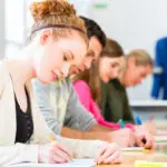 Elevii de clasa a VIII-a încheie azi cursurile înainte de Evaluarea Națională.