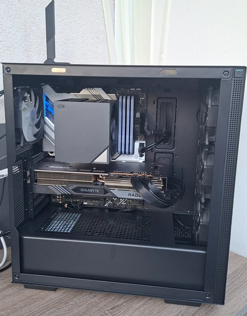P: PC aj po castiach 12600k, Z690a strix D4, 32GB ram DDR4, 2TB nvme, 7700xt..