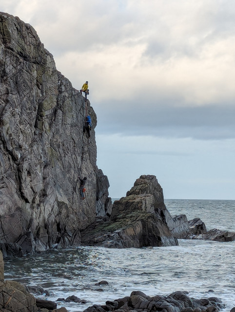 PXL-20240203-150900007