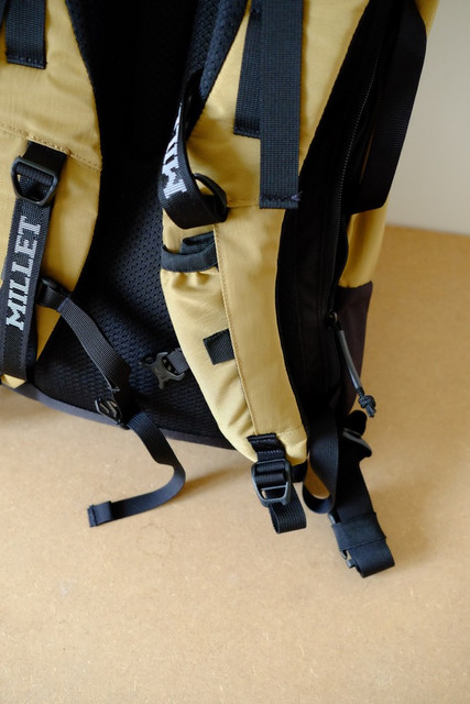 https://i.ibb.co/Sd6phXJ/detail-strap-pocket.jpg